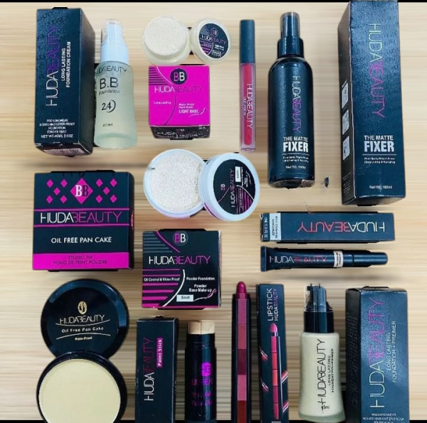 10 In 1 Makeup Deal / Huda Beauty Makeup Bundle Perfect For All Your Beauty